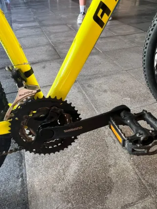 Bicicleta de Montaña Atractor Amarilla