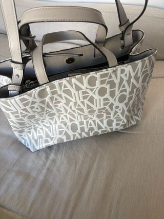 Bolso Armani Exchange Gris y Blanco