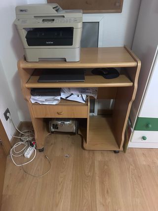 Mesa escritorio madera y plástico