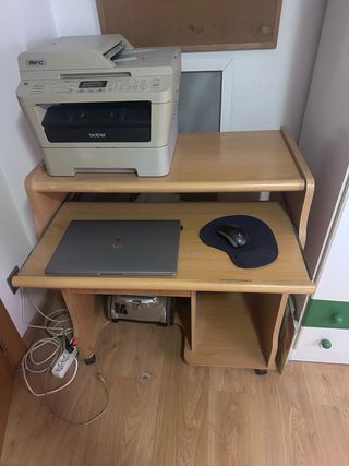 Mesa escritorio madera y plástico