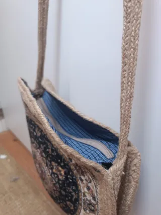 Bolso redondo con estampado de alfombra