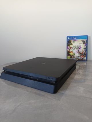 PS4 Slim 500GB + Plants vs Zombies (negociable)