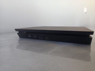 PS4 Slim 500GB + Plants vs Zombies (negociable)