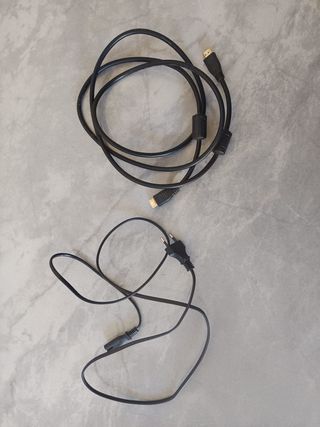 PS4 Slim 500GB + Plants vs Zombies (negociable)