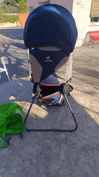 Mochila Portabebés Deuter Trekking
