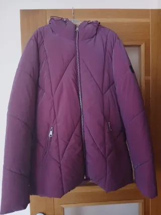 Cazadora acolchada morada