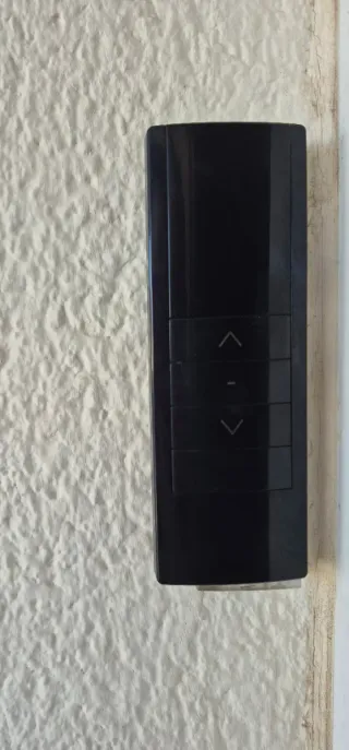 Toldo motorizado con mando