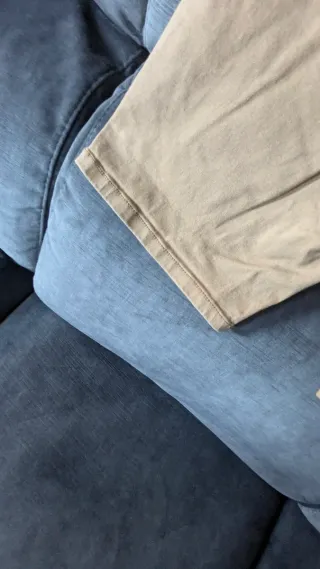 Bermudas hombre mostaza