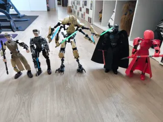 Star Wars: 5 Figuras tipo Lego (Leer)