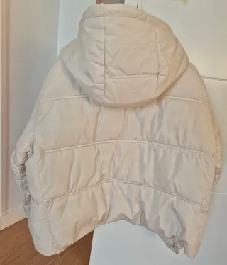 Cazadora acolchada Zara beige mujer