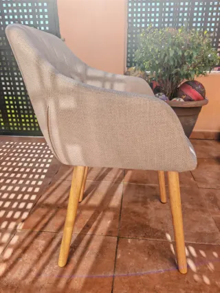 Sillón Jysk tela y madera