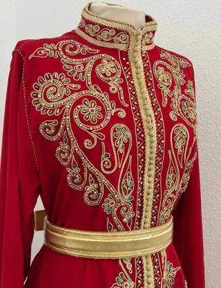 Kaftán Marroquí Bordado Rojo y Dorado