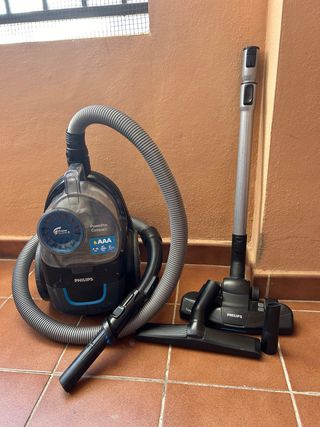 Aspiradora Philips PowerPro Compact