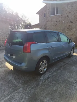 Peugeot 5008 2010