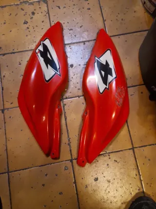 Carene Laterali Yamaha Nitro Aerox 50cc Rosse