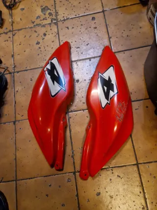 Carene Laterali Yamaha Nitro Aerox 50cc Rosse