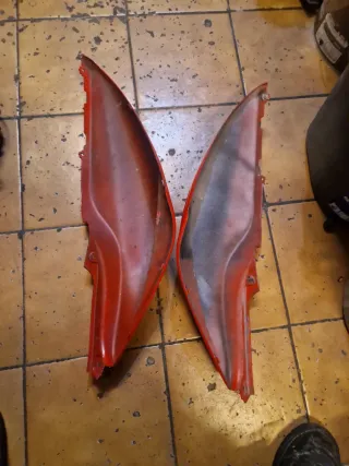 Carene Laterali Yamaha Nitro Aerox 50cc Rosse