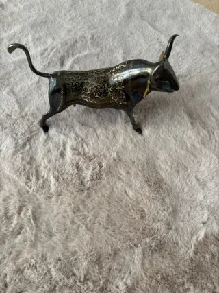 Figura Toro Vintage Dorado Lomo