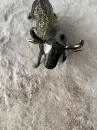 Figura Toro Vintage Dorado Lomo