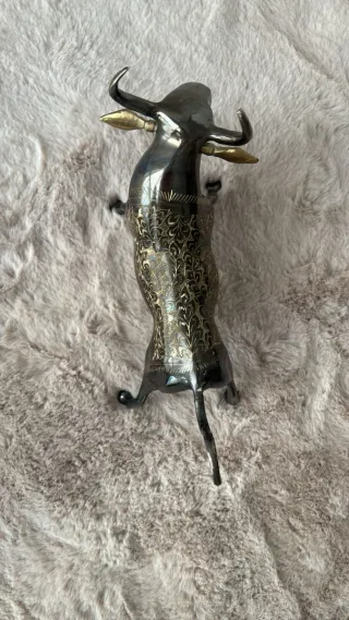 Figura Toro Vintage Dorado Lomo