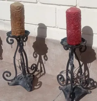 Par Candelabros Forja Negro  con velas antiguas