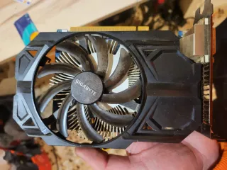 Tarjeta Gráfica Gigabyte 750