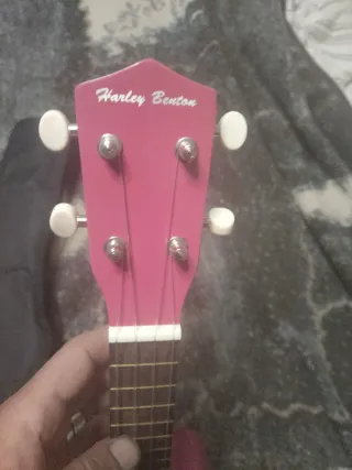 Ukelele Harley Benton Tosa Rosa