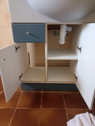 Mueble lavabo y espejo baño