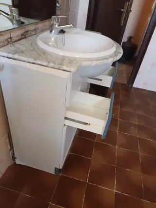 Mueble lavabo y espejo baño