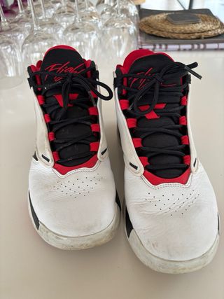 NIKE JORDAN MAX AURA 4