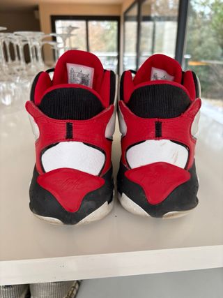 NIKE JORDAN MAX AURA 4