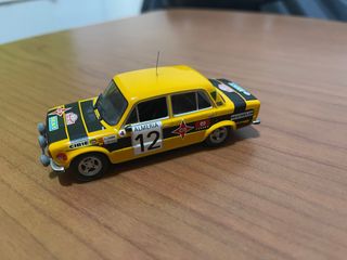 Coche Seat 124 1/43 sin caja