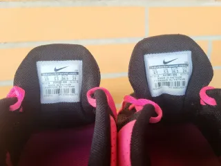 Zapatillas Nike Talla 38.5 Negras y Rosas