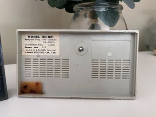 Radio antigua Sanyo Solid State HD-821 años 60