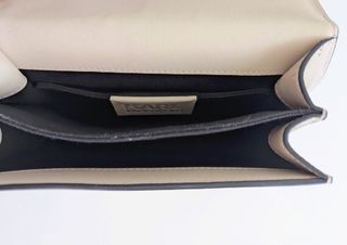 Bolso Karl Lagerfeld Crema Firma Plateada