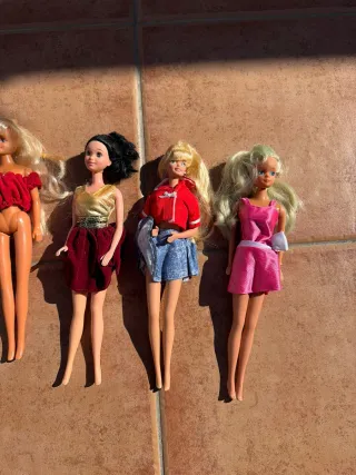 Lote 9 Muñecas Barbie + Caja Vestidos 90s