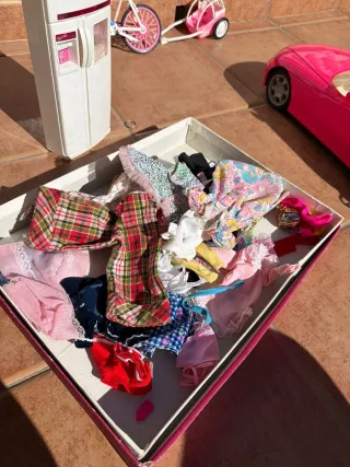 Lote 9 Muñecas Barbie + Caja Vestidos 90s
