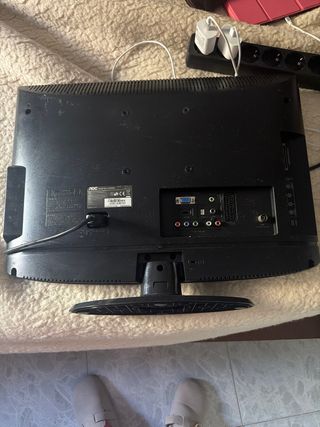 La tele es para piezas , se ve la tele