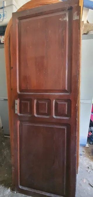 Puertas madera maciza