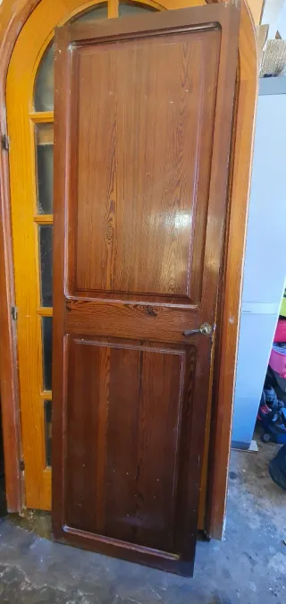 Puertas madera maciza