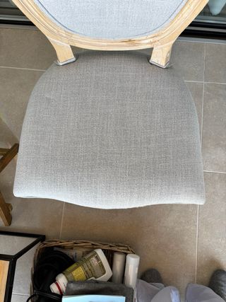 Silla madera y tapicería gris