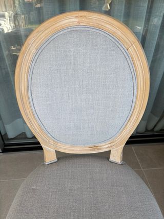 Silla madera y tapicería gris