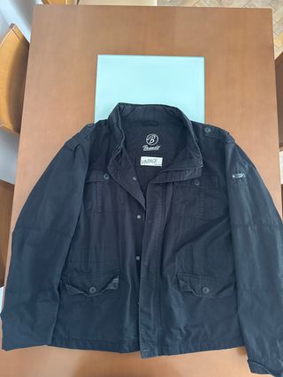 Cazadora de algodón con capucha