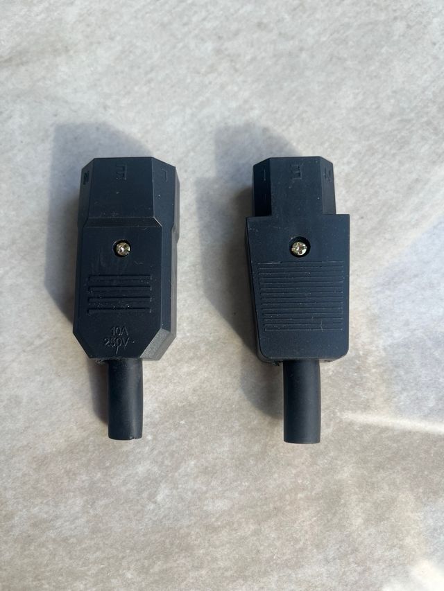 Enchufe Eléctrico para pala tractor.