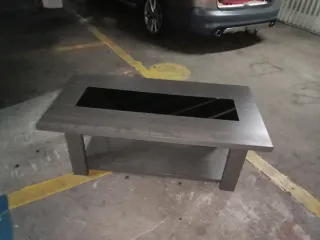 Mesa de centro moderna con tapa de cristal