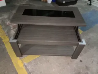 Mesa de centro moderna con tapa de cristal