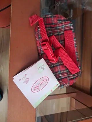 Riñonera infantil Corolle cuadros rojos