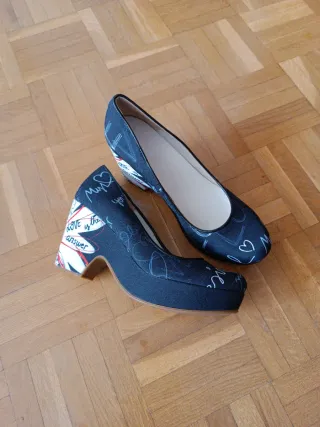 Zapatos Desigual cuña y plataforma