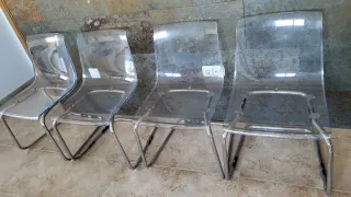 Juego de 4 sillas transparentes
