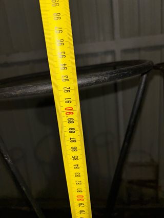 Supporto in ferro battuto per vasi